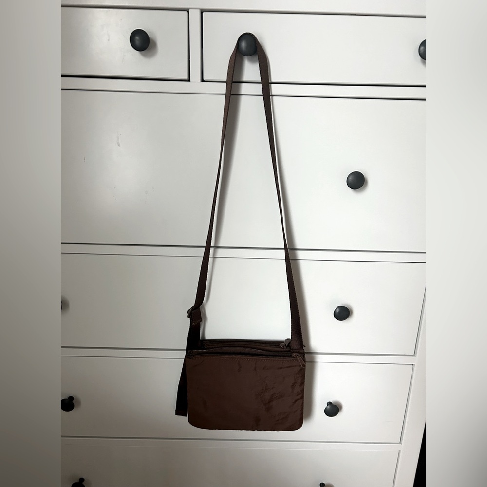Uniqlo brown should cross purse